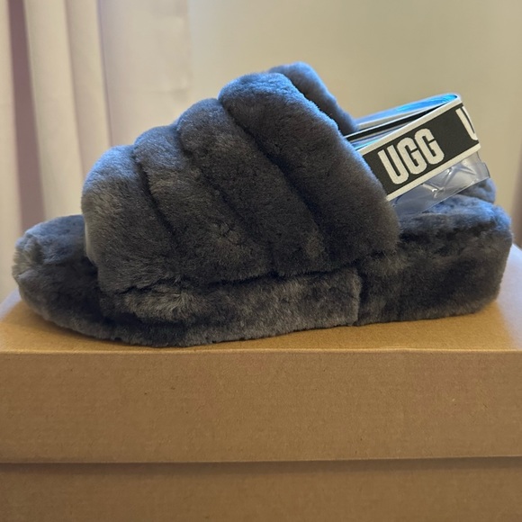 UGG FLUFF YEAH SLIDES/SLIPPERS - Picture 2 of 9
